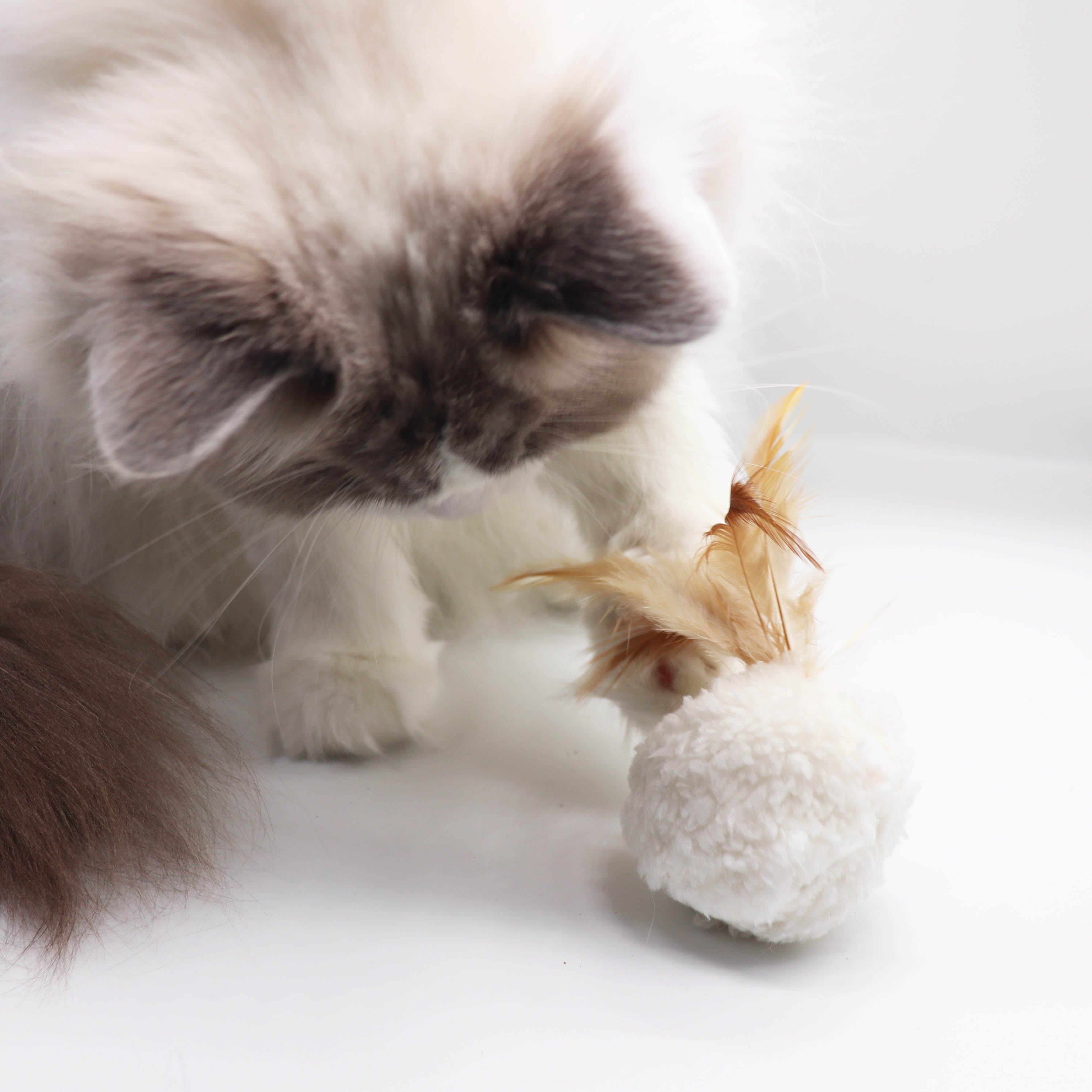 AFP Snowball in Lammfelloptik mit Katzenminze - Miau & More